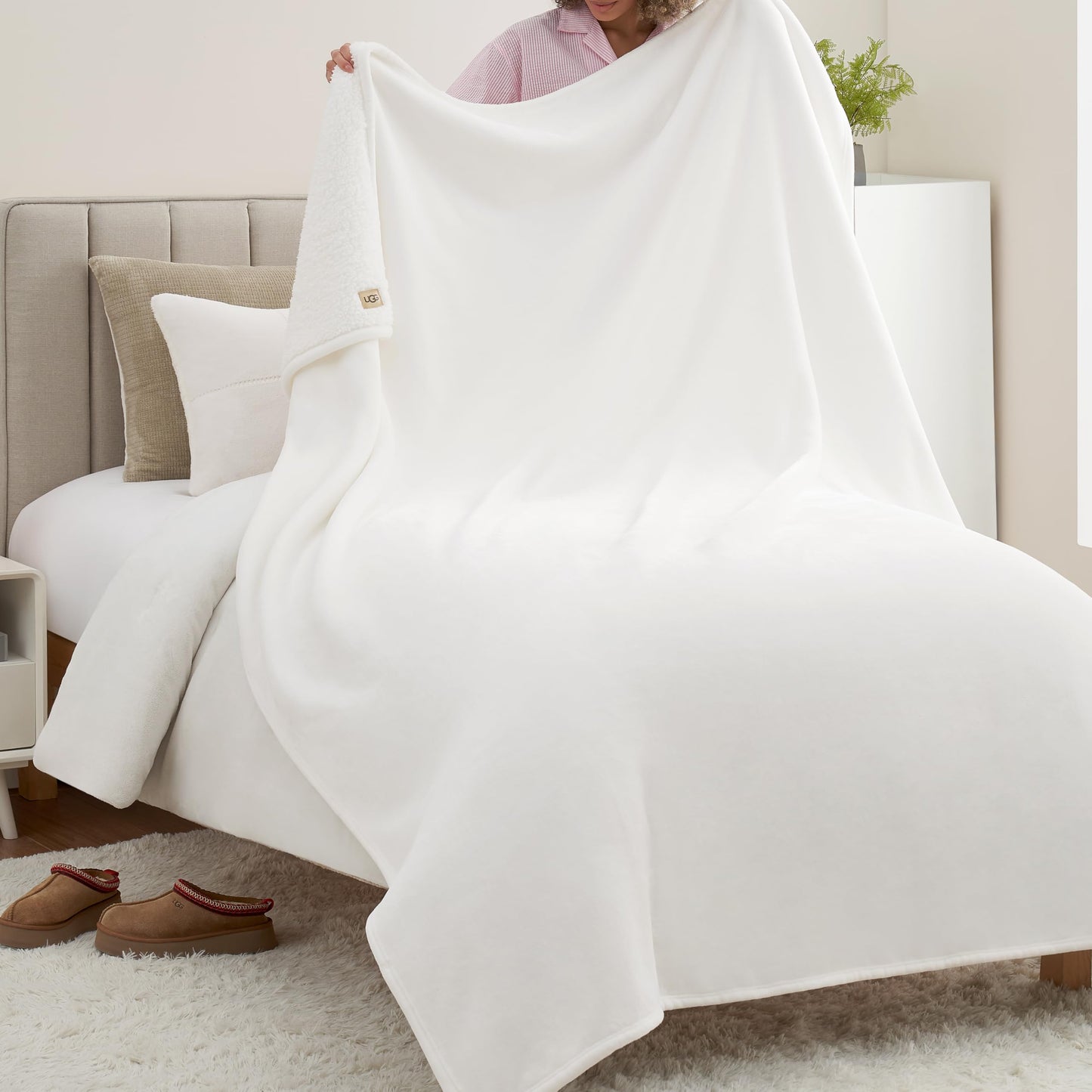 UGG Nita King/California King Blanket Fleece Fluffy Reversible Soft Fuzzy Bedding Cozy Plush Warm Oversized Blanket Machine Washable Bedroom Decor for Big Couch Bed, 110-inch x 90-inch, White Snow