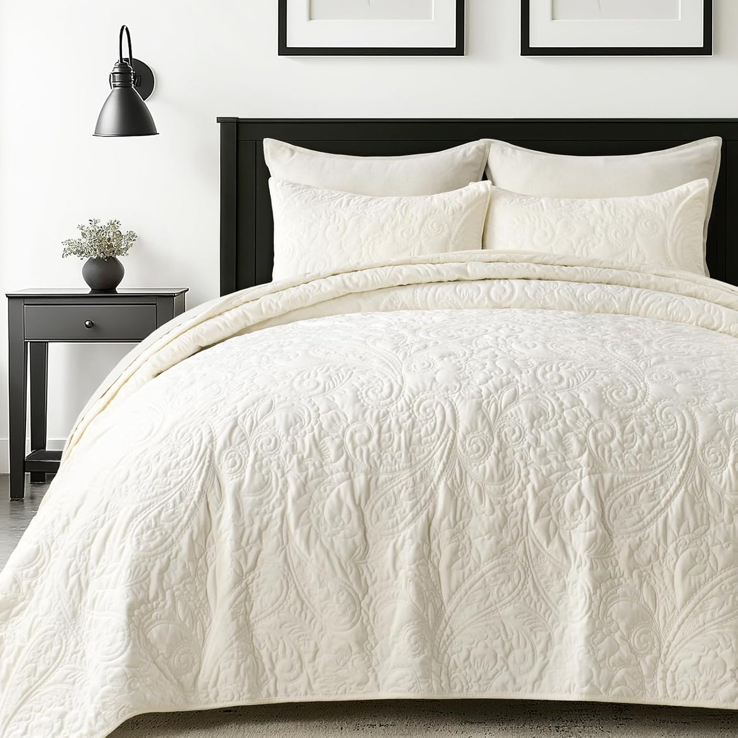 EverGrace Luxury Velvet Quilt Set King Size 3 Piece, Soft Cross-Stitch Velvet Comforter Set with Pillow Shams, Lightweight Coverlet Bedspread Bedding Set for All Seasons, Light Taupe