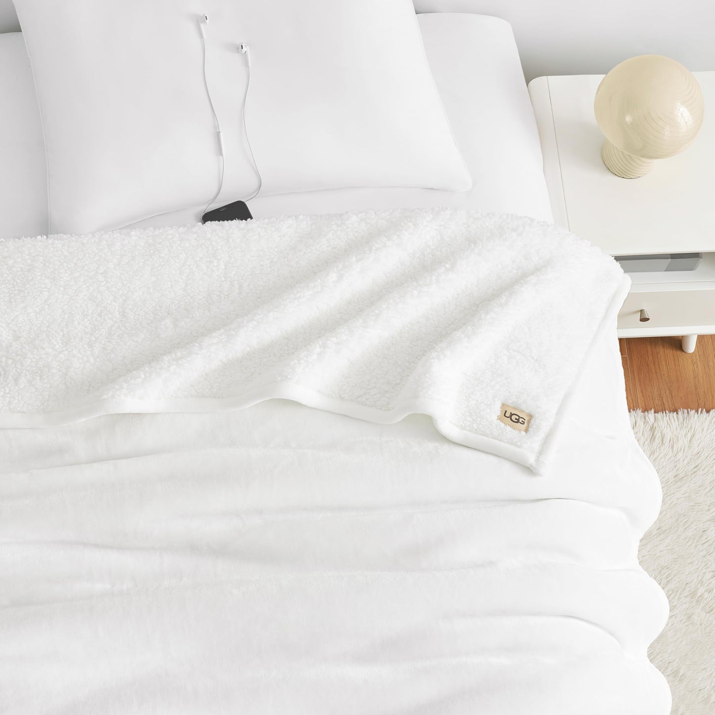 UGG Nita King/California King Blanket Fleece Fluffy Reversible Soft Fuzzy Bedding Cozy Plush Warm Oversized Blanket Machine Washable Bedroom Decor for Big Couch Bed, 110-inch x 90-inch, White Snow