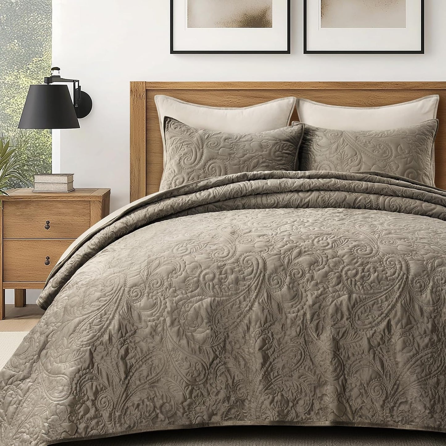 EverGrace Luxury Velvet Quilt Set King Size 3 Piece, Soft Cross-Stitch Velvet Comforter Set with Pillow Shams, Lightweight Coverlet Bedspread Bedding Set for All Seasons, Light Taupe