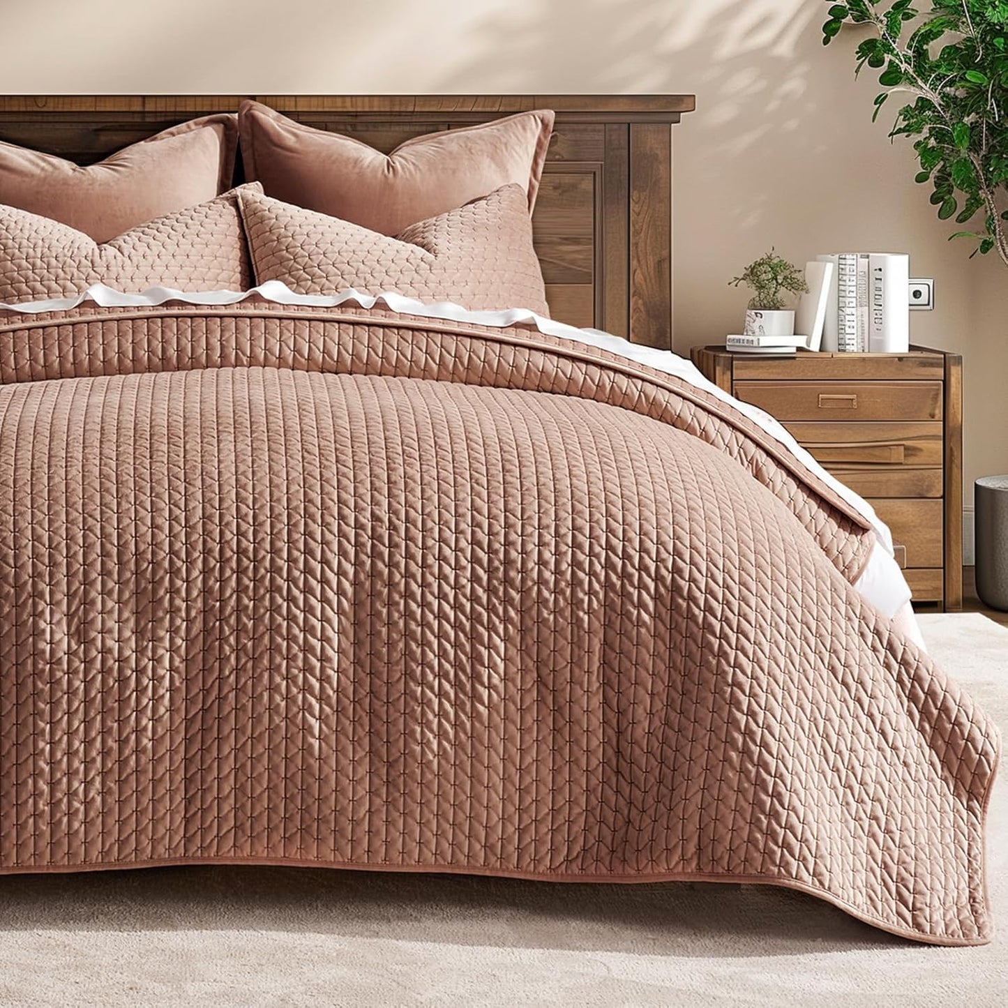 EverGrace Luxury Velvet Quilt Set King Size 3 Piece, Soft Cross-Stitch Velvet Comforter Set with Pillow Shams, Lightweight Coverlet Bedspread Bedding Set for All Seasons, Light Taupe