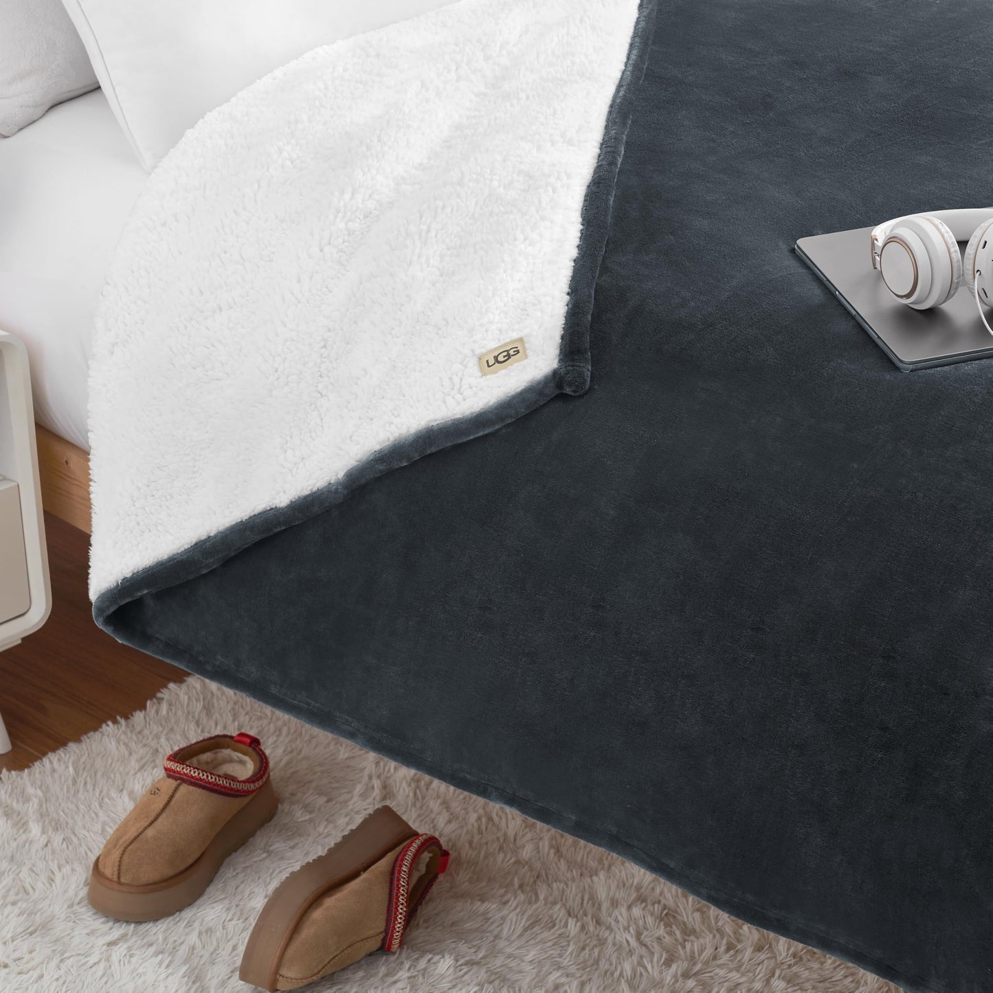 UGG Nita King/California King Blanket Fleece Fluffy Reversible Soft Fuzzy Bedding Cozy Plush Warm Oversized Blanket Machine Washable Bedroom Decor for Big Couch Bed, 110-inch x 90-inch, White Snow