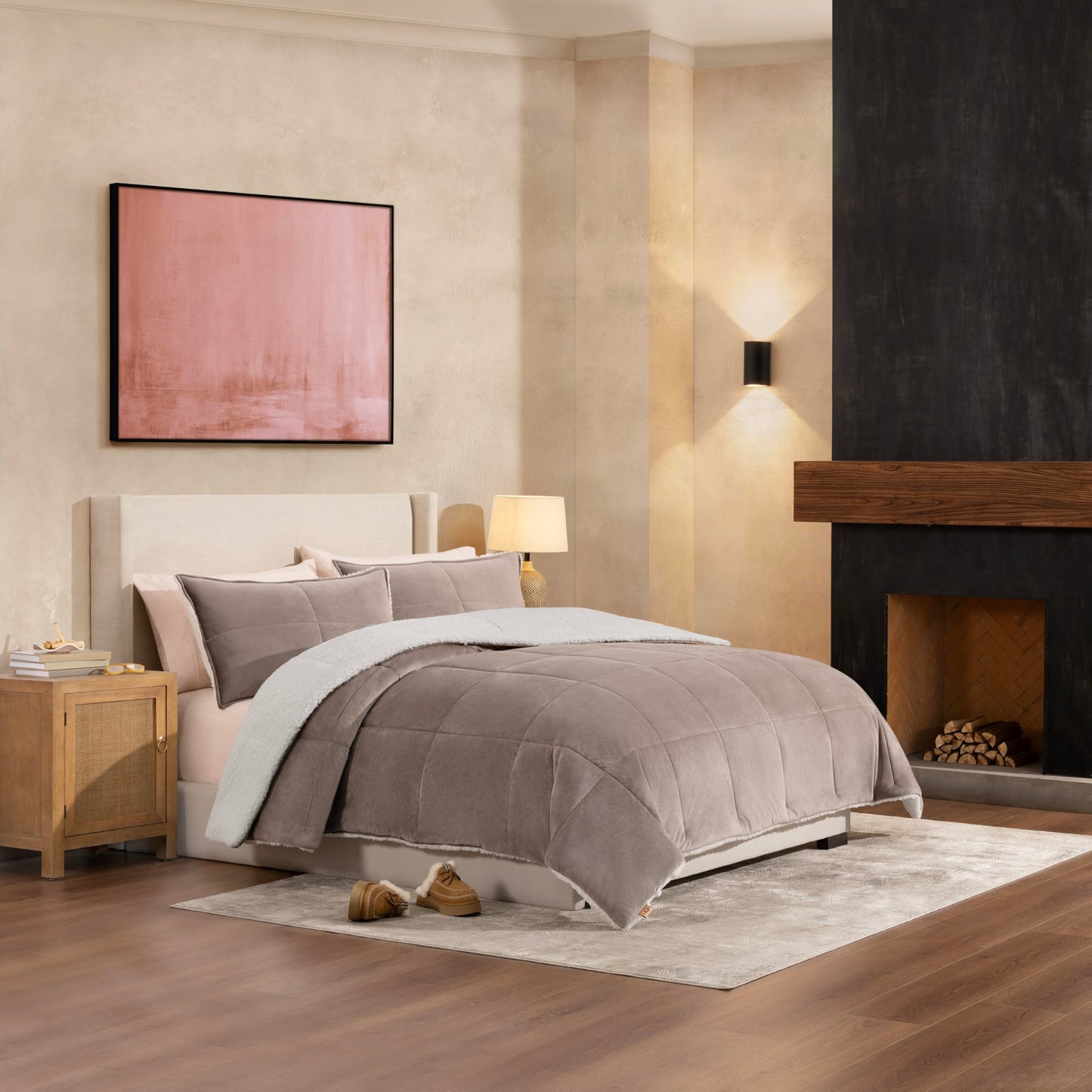 UGG Blissful Full/Queen Comforter Set with 2 Pillow Shams Reversible Comforter Plush Fluffy Warm Bed Set Premium Down Alternative Bedding for College Dorm Essentials, Full/Queen, Light Brown Fawn