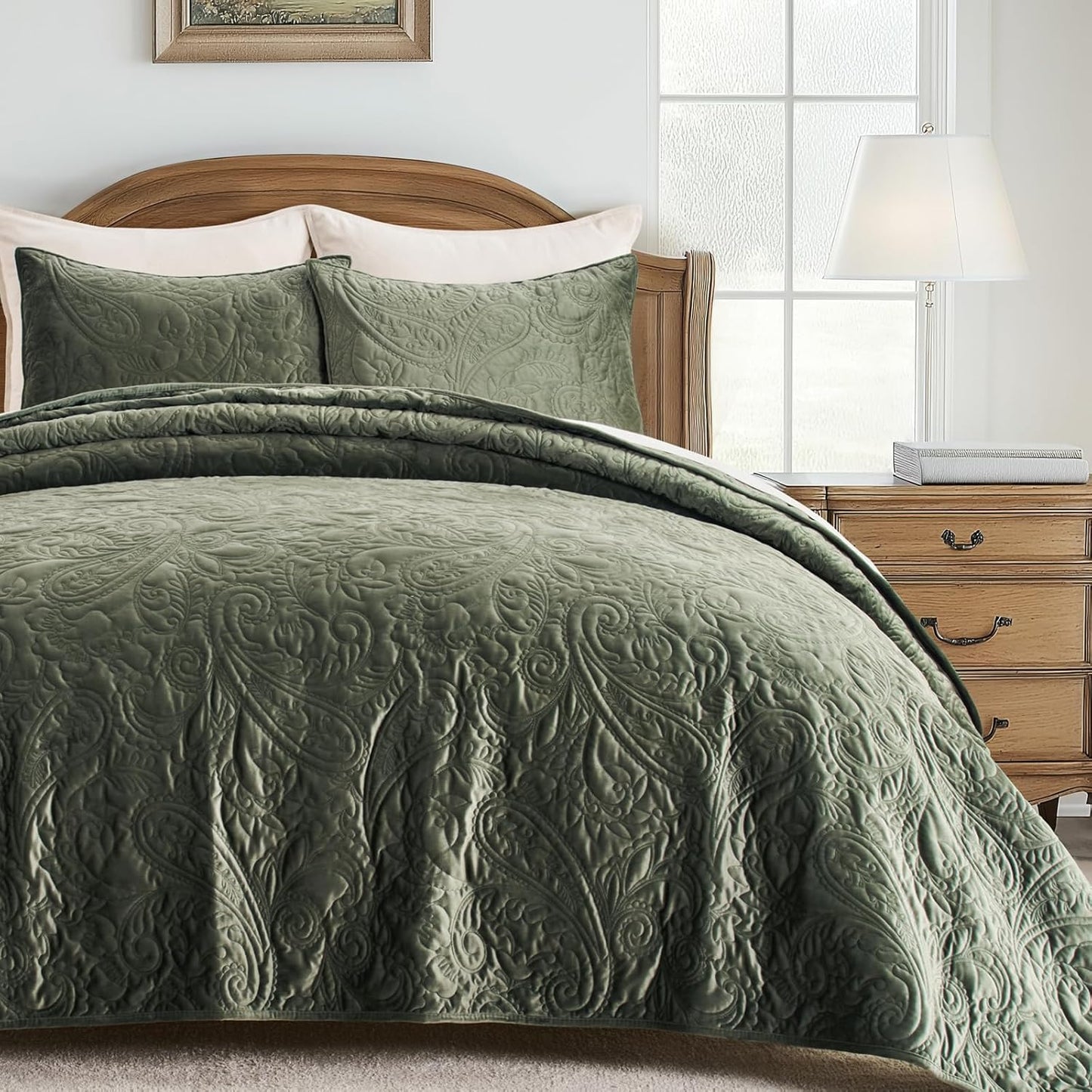 EverGrace Luxury Velvet Quilt Set King Size 3 Piece, Soft Cross-Stitch Velvet Comforter Set with Pillow Shams, Lightweight Coverlet Bedspread Bedding Set for All Seasons, Light Taupe