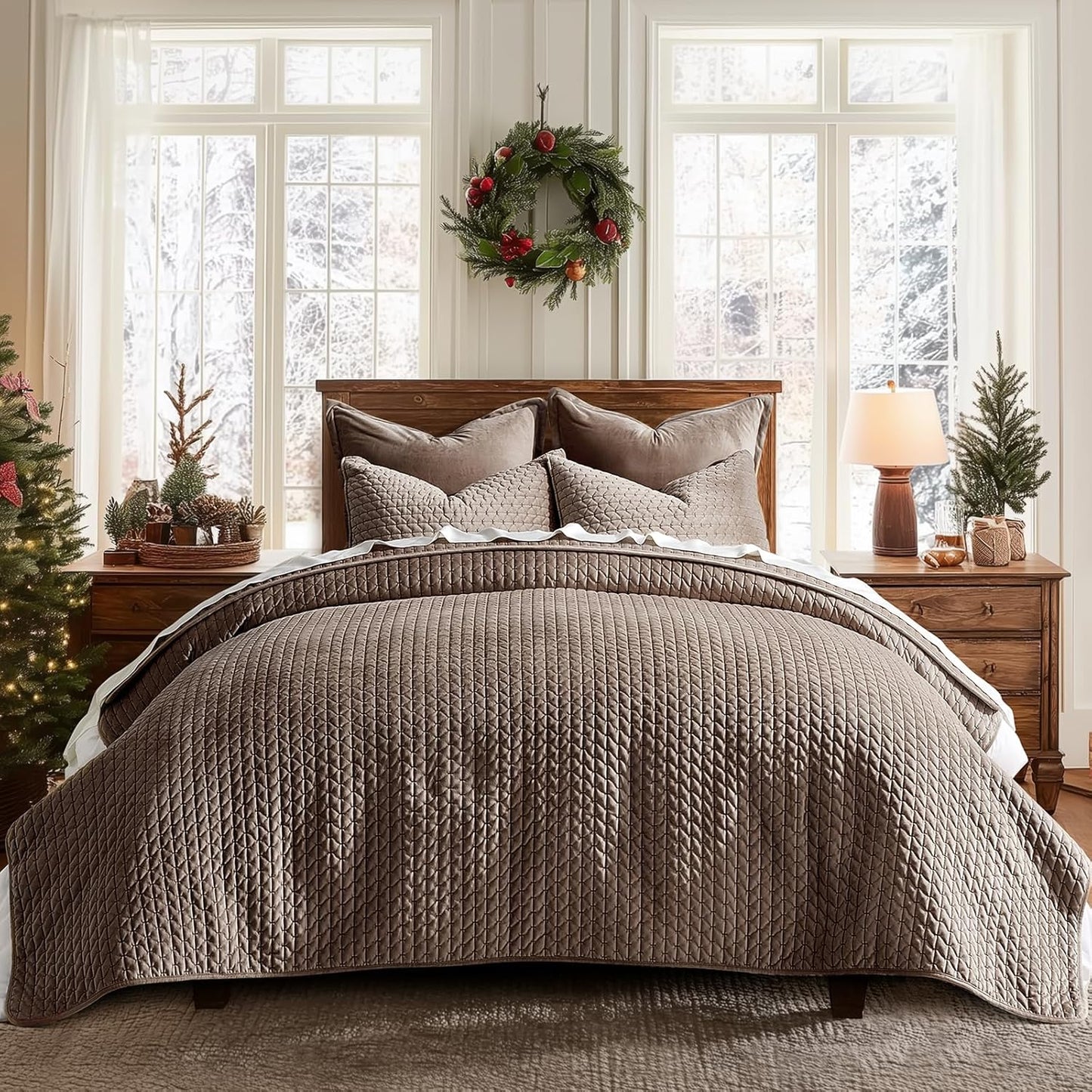 EverGrace Luxury Velvet Quilt Set King Size 3 Piece, Soft Cross-Stitch Velvet Comforter Set with Pillow Shams, Lightweight Coverlet Bedspread Bedding Set for All Seasons, Light Taupe