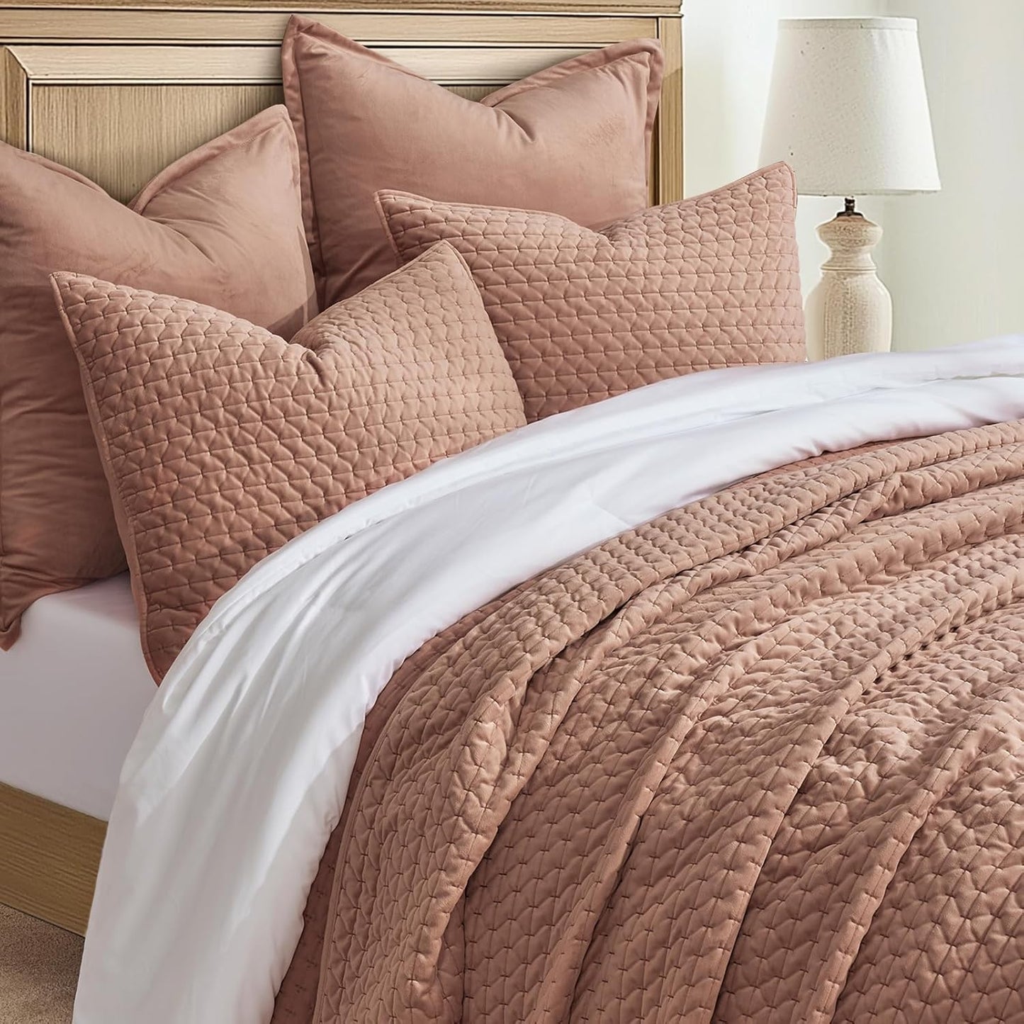 EverGrace Luxury Velvet Quilt Set King Size 3 Piece, Soft Cross-Stitch Velvet Comforter Set with Pillow Shams, Lightweight Coverlet Bedspread Bedding Set for All Seasons, Light Taupe