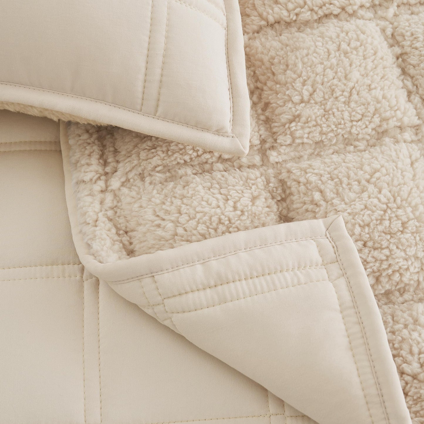 UGG Gizelle Full/Queen Quilt Set with 2 Pillow Shams Lightweight Bedding with Fluffy Reverse, All Season Washable & Hypoallergenic Bedding for Apartment or Dorm Essentials, Full/Queen, Cream