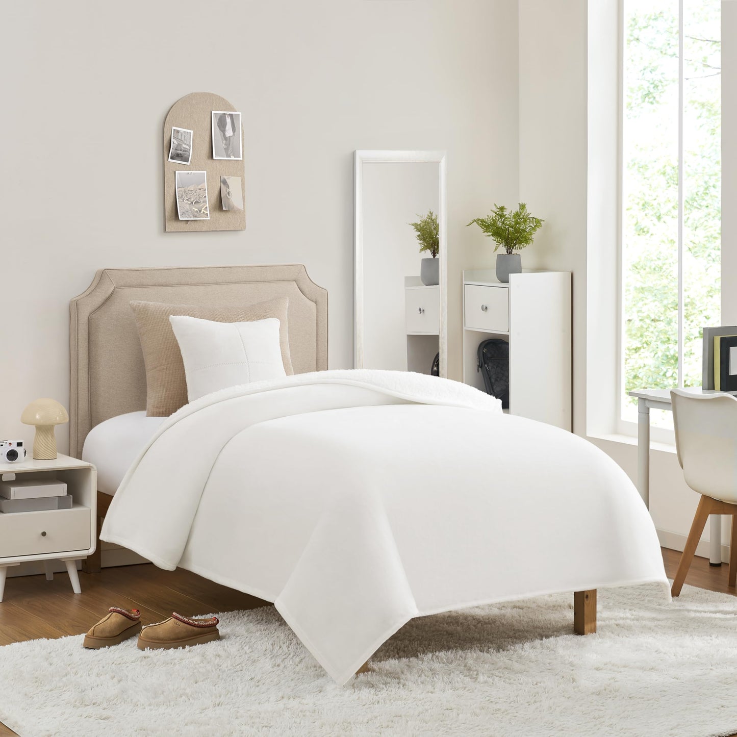 UGG Nita King/California King Blanket Fleece Fluffy Reversible Soft Fuzzy Bedding Cozy Plush Warm Oversized Blanket Machine Washable Bedroom Decor for Big Couch Bed, 110-inch x 90-inch, White Snow