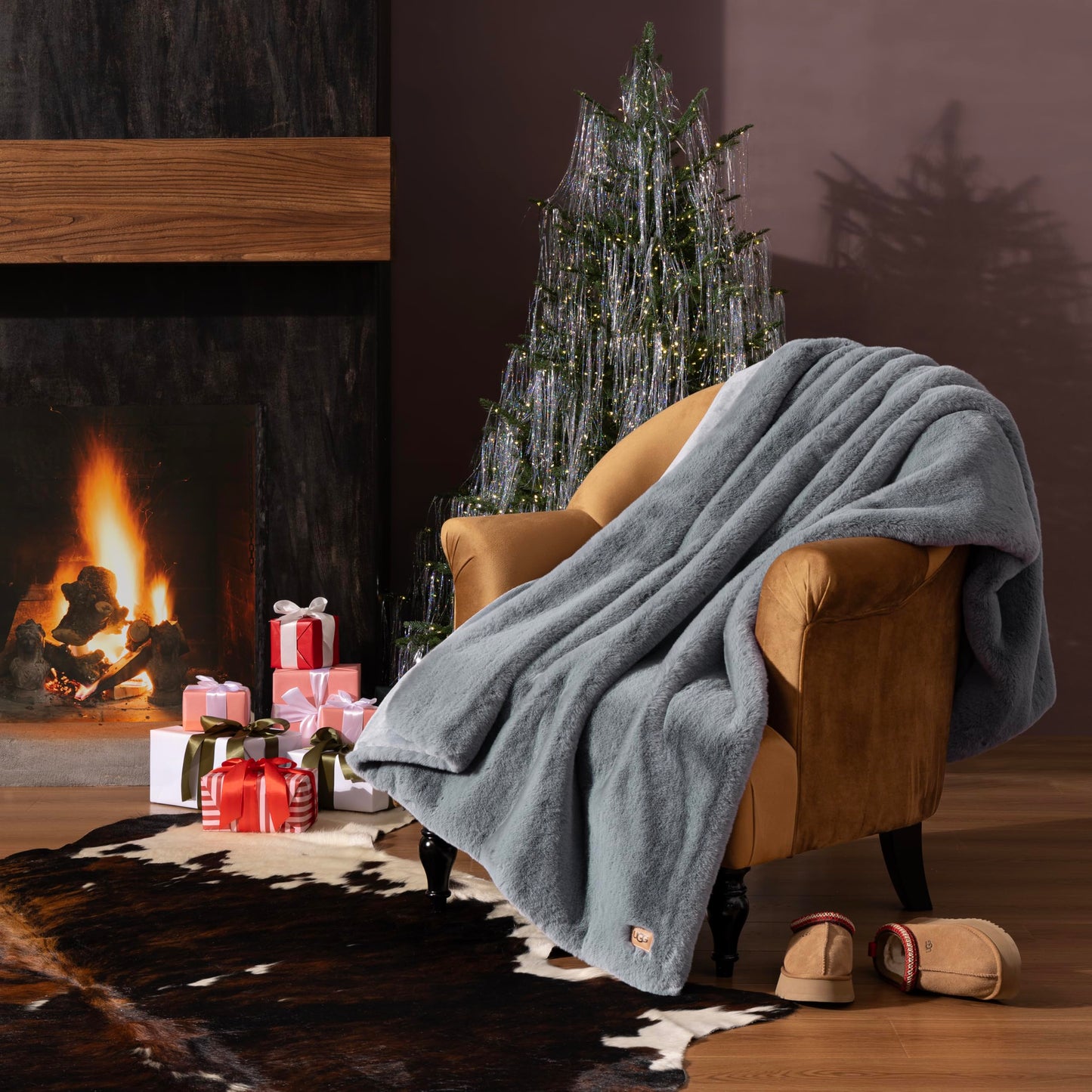UGG Euphoria Plush Faux Fur Throw Blanket, Oversized Soft Throw for Bed or Couch, Luxury Bedroom Decor, Holiday Blankets, Machine Washable, 50-inch x 70-inch, Charcoal Grey